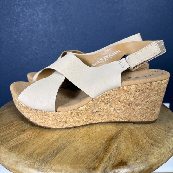 Clarks Annadel Eirwyn Wedge Sandal in Nubuck Sable, 10 WIDE - Picture 3 of 8